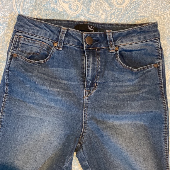 1822 - Picture 3 of 4